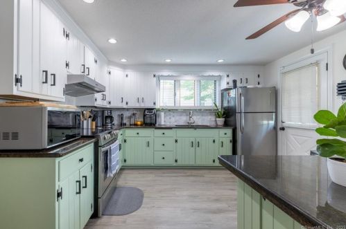 61 Beach St, New Britain CT  06053-2323 exterior