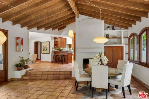 1719 Oak Dr, Topanga CA  90290-4025 exterior