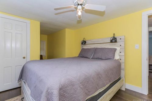 415 Ridge Rd, Middletown CT  06457-5230 exterior