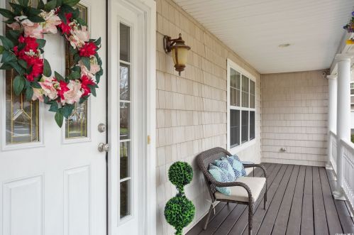 8 Raffaella Dr, Eastport NY  11941-1446 exterior