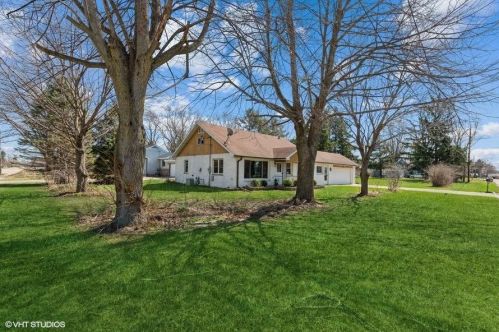 300 Randolph St, Walworth, WI 53184-9527