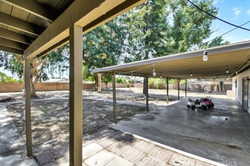 762 Peach St, San Jacinto CA  92583-2804 exterior