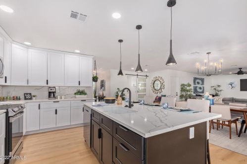 11826 38th Pl, Phoenix AZ  85028-1448 exterior