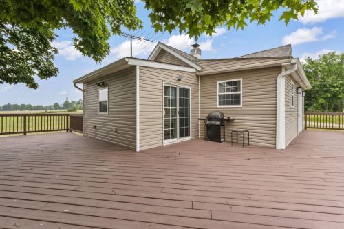 10502 Sycamore Rd, Mount Vernon OH  43050-7517 exterior