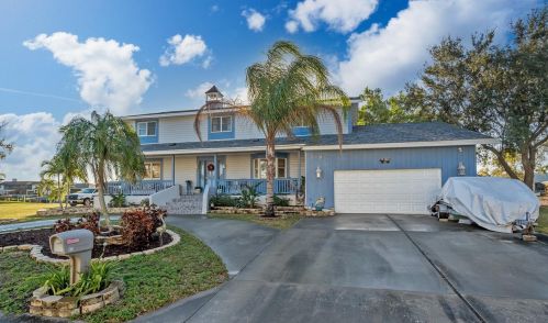 810 Chipaway Dr, Ruskin, FL 33572-2705