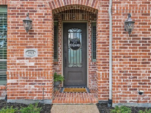 1523 Sunland Park Dr, Frisco, TX 75033-0209