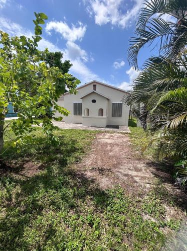 2612 Hiawatha Ave, West Palm Beach, FL 33409-4914