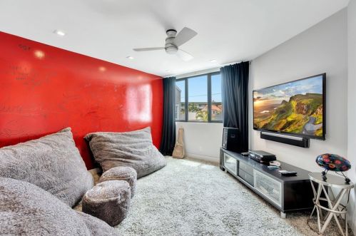 50 Rivo Alto Canal, Long Beach CA  90803-4047 exterior