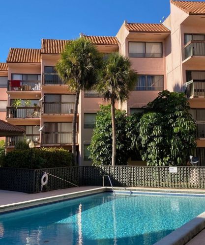 1820 Congress Ave, West Palm Beach, FL 33401-8202