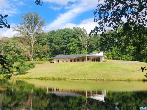2615 Amicus Rd, Stanardsville VA  22973-3163 exterior