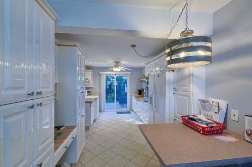 20 Hemlock Ct, Fishkill NY  12524-2618 exterior