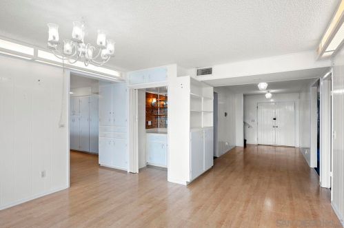 6675 Edmonton Ave, San Diego CA 92122-2518 exterior