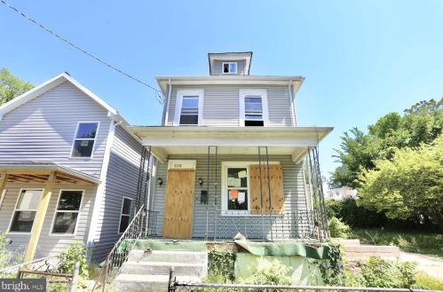 5318 Gay St, Washington, DC 20019-7013