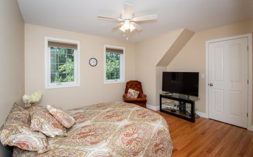 8 Evans Ave, Plaistow NH  03865-2909 exterior