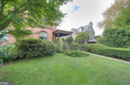 7814 Ardleigh St, Philadelphia PA 19118-4402 exterior