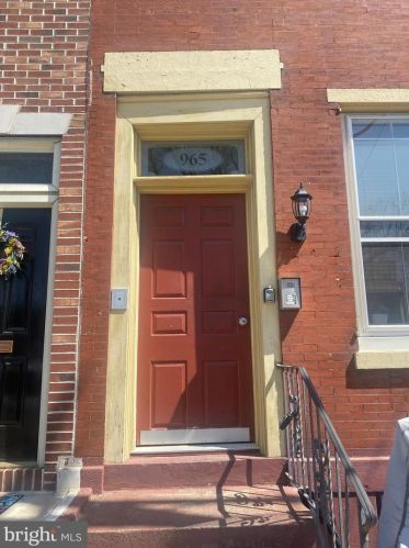 965 6th St, Philadelphia, PA 19123-1405