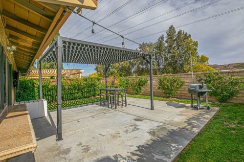25776 Covala Ct, Santa Clarita CA  91355-2262 exterior
