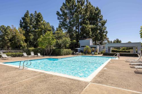 11074 Caminito Vista Pacifica, San Diego CA  92131-2398 exterior