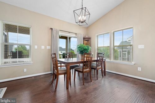 32 Black Forest Ln, Lovettsville VA  20180-8506 exterior