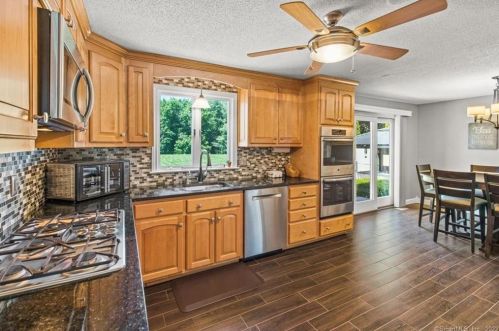 309 Pilgrim Ln, Southington CT  06489-1345 exterior