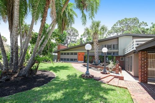 4610 Cypress Way, Saint Petersburg FL  33705-4526 exterior