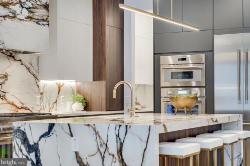 4915 Western Ave, Washington DC  20016-4319 exterior