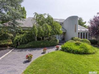 1 Hunters Run, Woodbury, NY 11797-1101