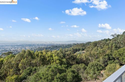 3557 Klamath St, Oakland CA 94602-4126 exterior