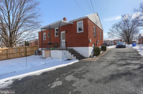 6420 Somerset St, Harrisburg, PA 17111-4375
