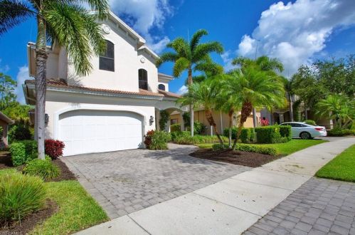 1442 Serrano Cir, Naples, FL 34105-4951