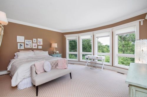 98 Ryefield Rd, Middletown CT  06457-5700 exterior