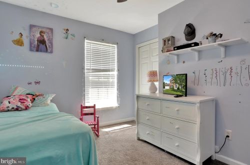 594 Sawgrass Dr, Charles Town WV  25414-5968 exterior