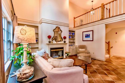 1 Hampton Ct, Mashpee MA 02649-2294 exterior