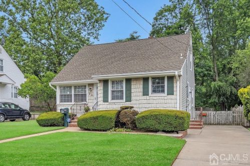 22 Preston Rd, East Brunswick, NJ 08816-4632