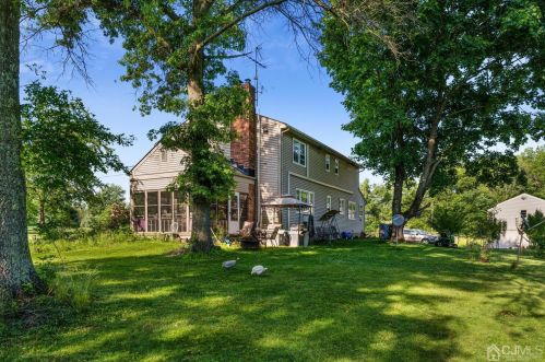 19 Allens Corner Rd, Flemington NJ  08822-5620 exterior