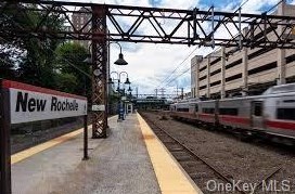665 Pelham Rd, New Rochelle NY  10805-1161 exterior
