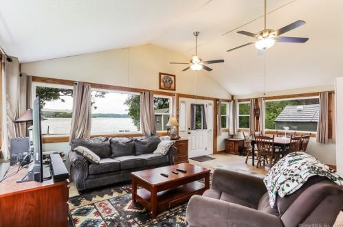 7 Lk Shr Dr, Exeter CT 06249-1934 exterior