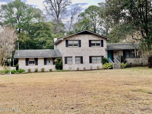 2815 Broome Ln, Beaufort, SC 29902-5909