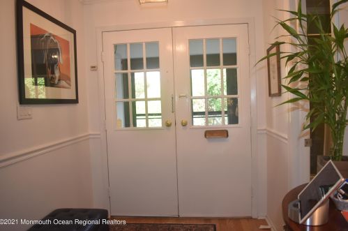 26 Claremont Ct, Tinton Falls, NJ 07701-5418