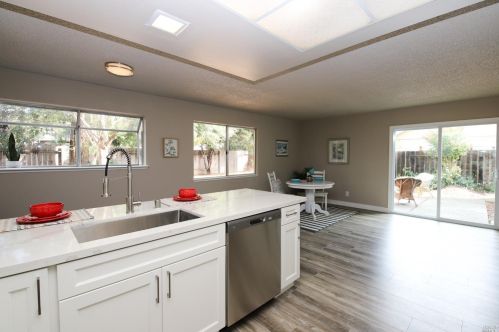 118 Oakmeade Ct, Vacaville CA exterior