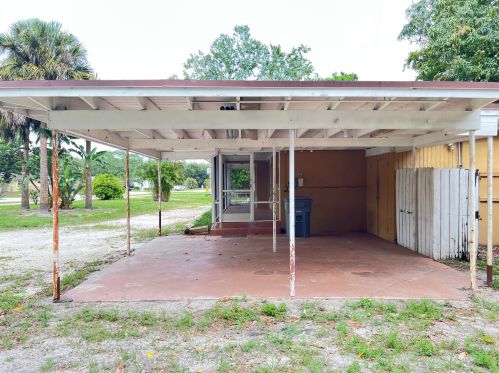 3942 Tucks Rd, Boynton Beach, FL 33436-2406