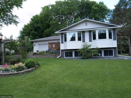 1732 Evergreen Dr, Saint Paul, MN 55125-2302