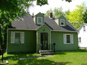 4 Albright Pl, Bethlehem, NY 12054-1025