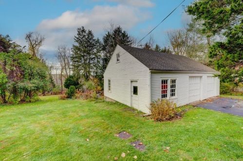 35 Smith St, Middletown CT  06457-1740 exterior