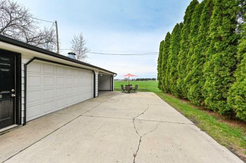 4633 Quincy Ave, Milwaukee, WI 53207-5275