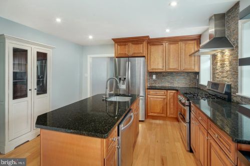 304 Leverington Ave, Philadelphia PA  19128-4736 exterior