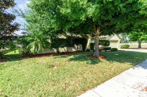 4236 Mandolin Blvd, Winter Haven, FL 33884-3520