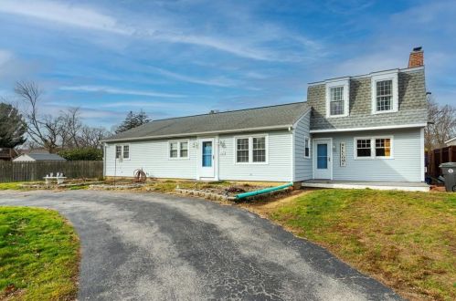 48 Breezy Lake Dr, Coventry, RI 02816-8018