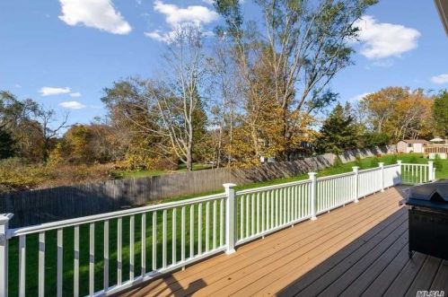 450 Bay Haven Ln, Southold, NY 11971-4376