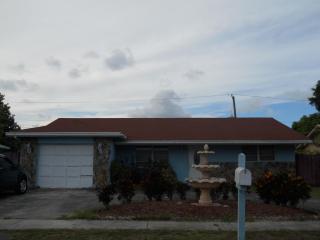 6331 Hood St, Hollywood, FL 33024-2127